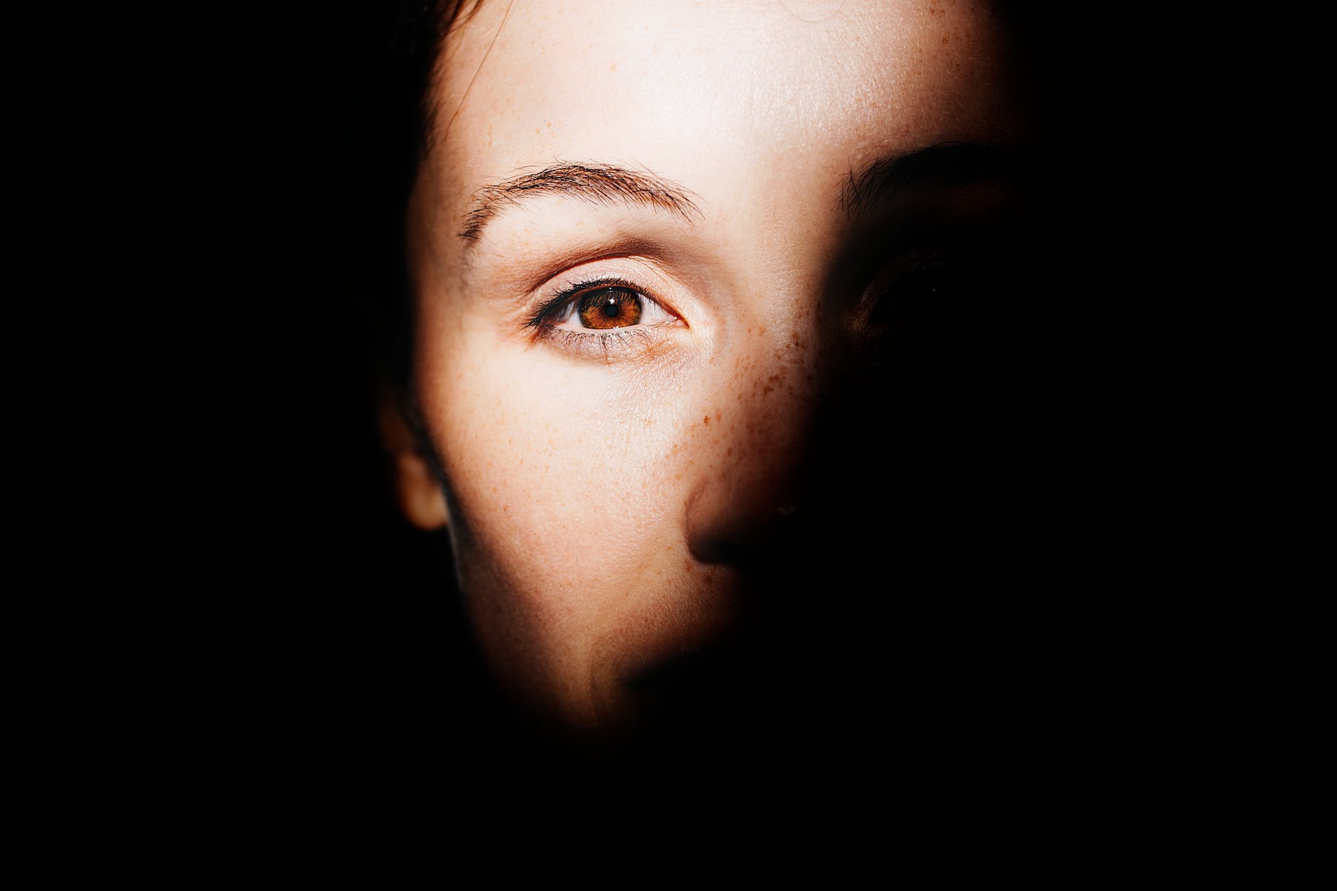 woman left eye